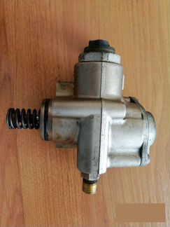 Топливный насос правый Audi Q7 4L 4 2006-2015