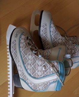 Женские фигурные коньки