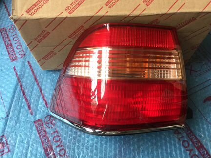 Фонарь задний левый Toyota Crown GS151