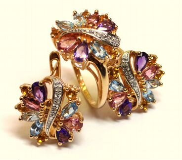 Золотой комплект 585 пробы бриллианты, самоцветы