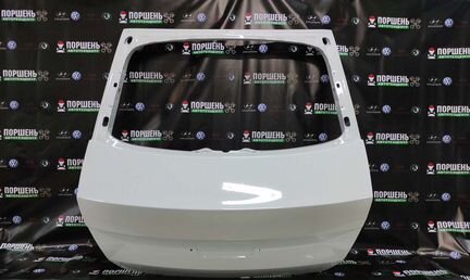 Крышка багажника белая Skoda Rapid 2012-2020