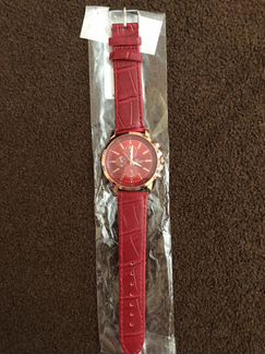 Новые стильные часы