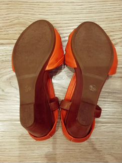 Кожаные босоножки