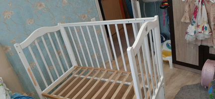 Детская кровать с маятником и ящиком