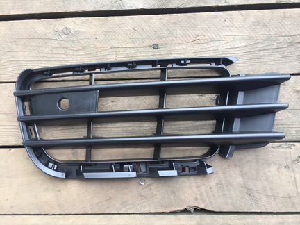 Боковая Решетка в бампер таурег