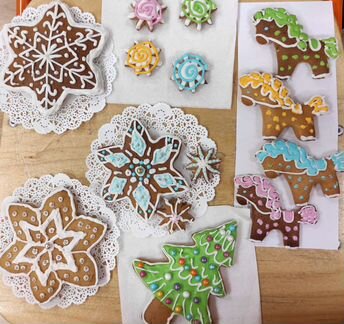 Праздничные пряники в подарочных упаковках