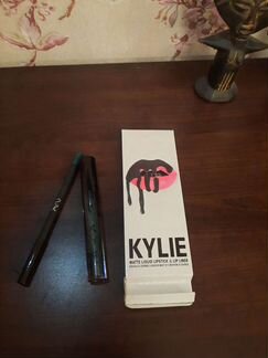 Помада и карандаш Kylie