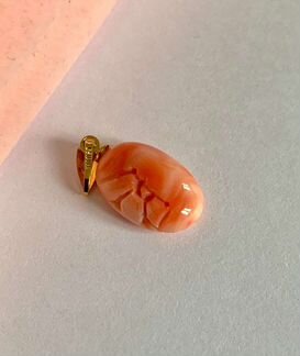 Кулон из натурального коралла