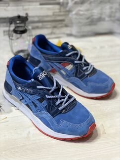 Женские кроссовки Asics