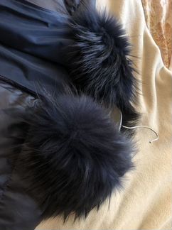 Пуховик с натуральным мехом (новый)