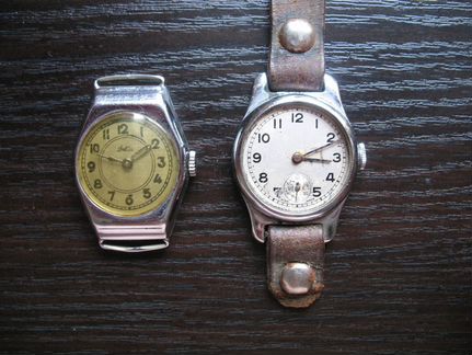 Старые механические часы Швейцария