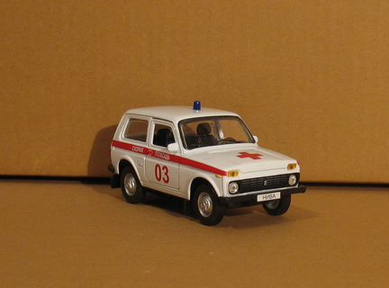 Модель автомашины Нива(в ассортименте ) М1/36