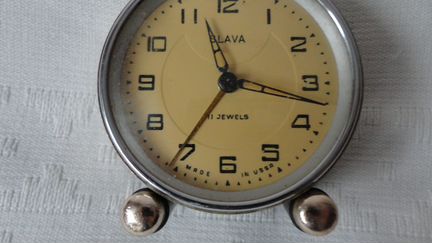 Часы-будильник