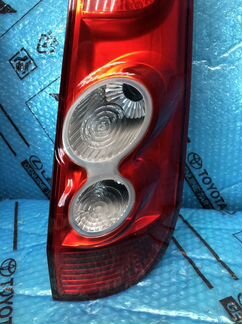 Ford Fiesta 5 фонарь правый оригинал