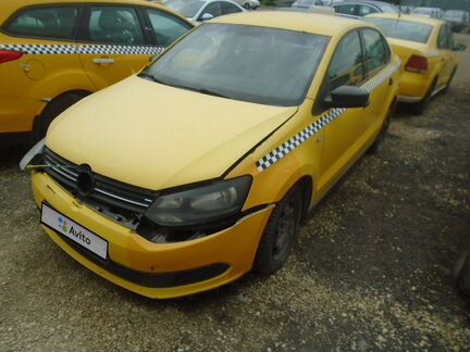 Volkswagen Polo 1.6 МТ, 2015, битый, 100 000 км