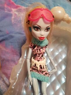 Кукла Монстер Хай + кровать