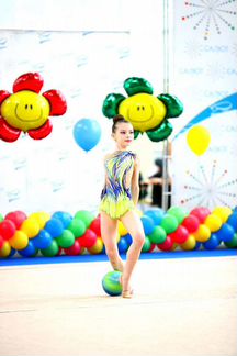 Красивый купальник для художественной гимнастики