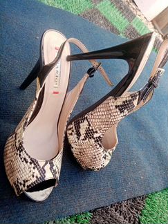 Босоножки женские