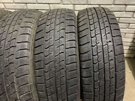 205 60 16 Goodyear ice Navi